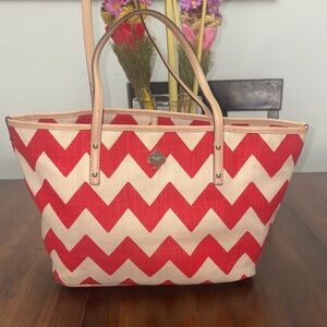 Kate Spade Red and Cream Chevron Tote with Tan Handles in EUC